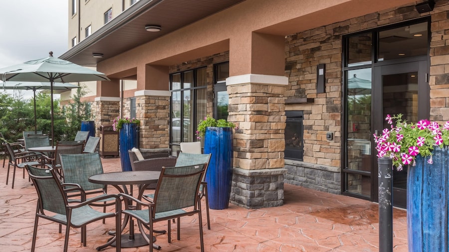 Hawthorn Suites by Wyndham Wheeling at the Highlands