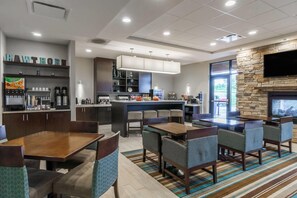 Free buffet breakfast  - Hawthorn Suites by Wyndham Wheeling at the Highlands (Triadelphia)