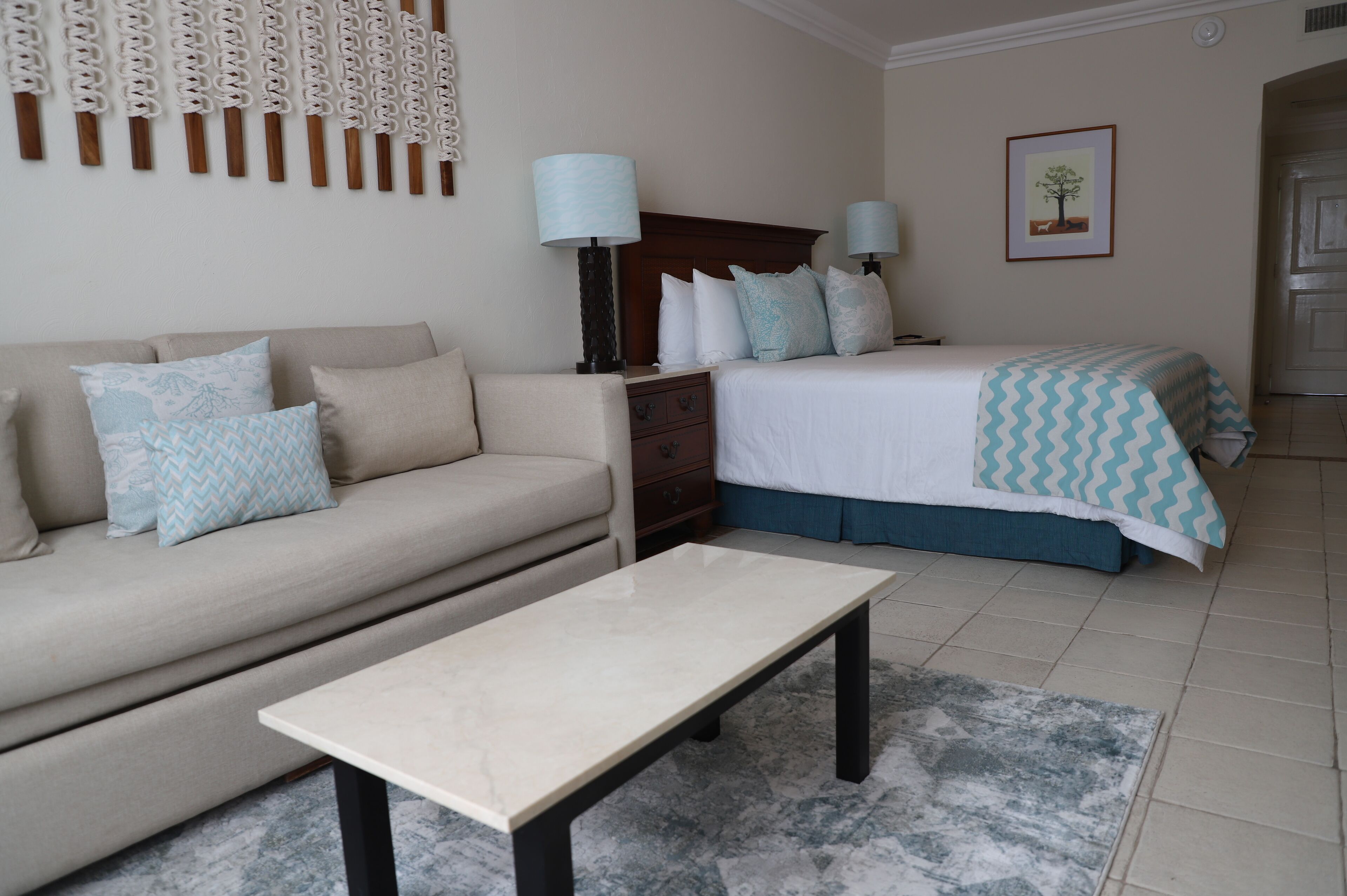 Premium bedding, in-room safe, iron/ironing board, WiFi