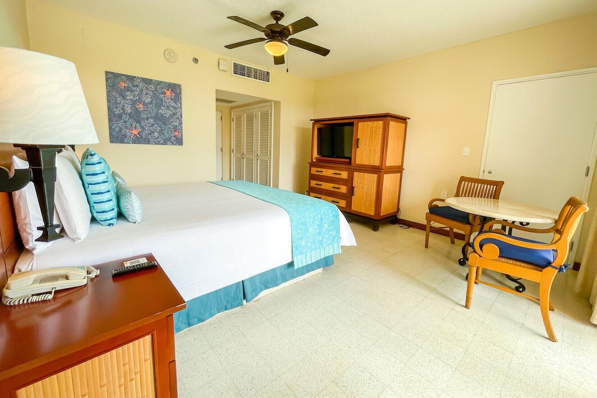 Peralatan tempat tidur premium, peti besi dalam bilik