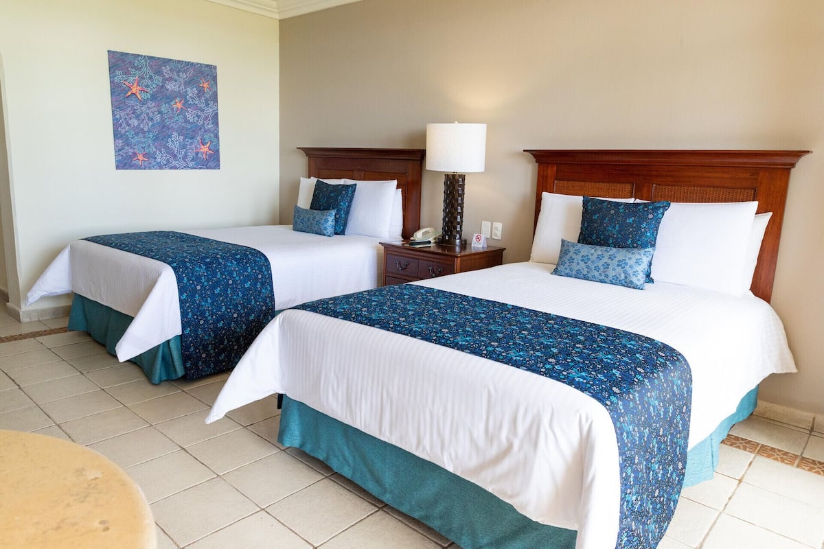 Peralatan tempat tidur premium, peti besi dalam bilik