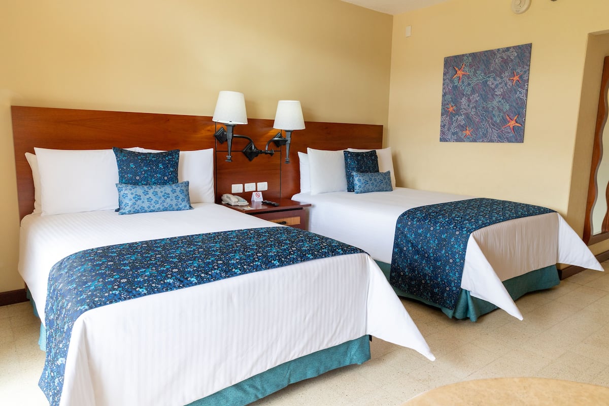 Superior Room | Peralatan tempat tidur premium, peti besi dalam bilik