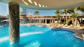 3 outdoor pools, pool loungers