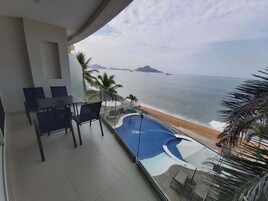 Departamento, 2 habitaciones, 1 balcon en sala, vista al océano | 露台