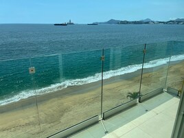 Departamento, 2 habitaciones, 3 balcones vista al océano | 2 bedrooms, premium bedding, free WiFi, bed sheets