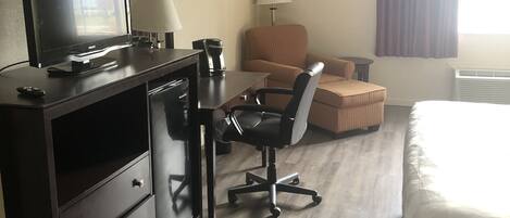 Standard Room, 1 King Bed