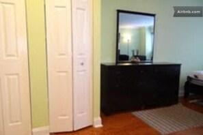 Premier Apartment, 1 Bedroom, City View, Corner | Room amenity - Renaissance Properties - 21 & Chestnut (Philadelphia)