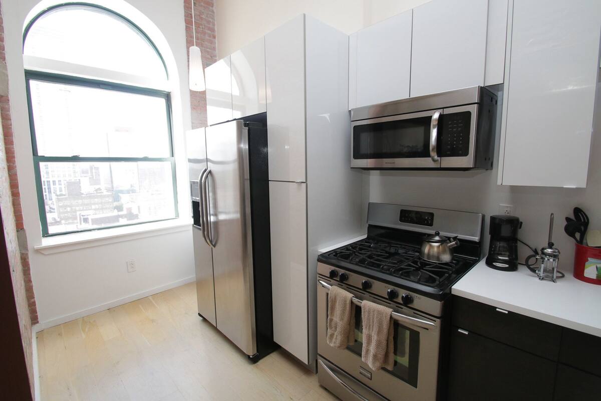 Luxury Apartment, 1 Bedroom, City View, Corner | Private kitchenette | Coffee/tea maker, refrigerator (on request), microwave (on request)
