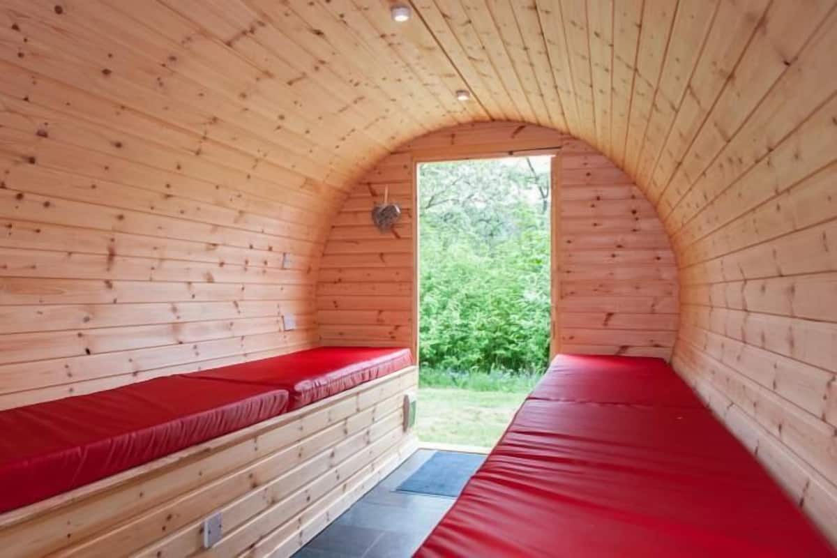 Standard Cabin (Hobbit Glamping Pod 4)