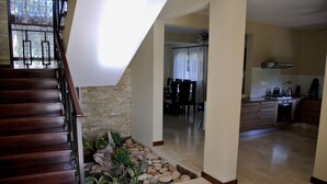 Executive Villa, 5 Bedrooms, Private Pool | Staircase
