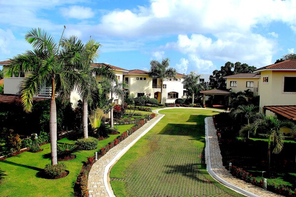 Courtyard - Ocean High Luxury Residence (Sosúa)