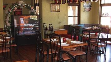 2 restaurants, Italian cuisine