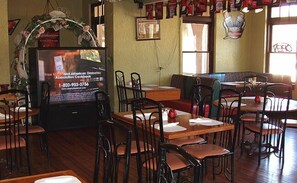 2 restaurants, Italian cuisine