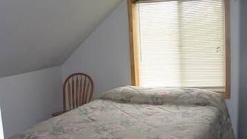 Suite, 1 Bedroom | 1 bedroom, free WiFi, bed sheets