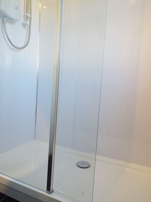 Standard Apartment, 1 Bedroom | Bathroom shower - Edinburgh Palace Apartment (Edinburgh)