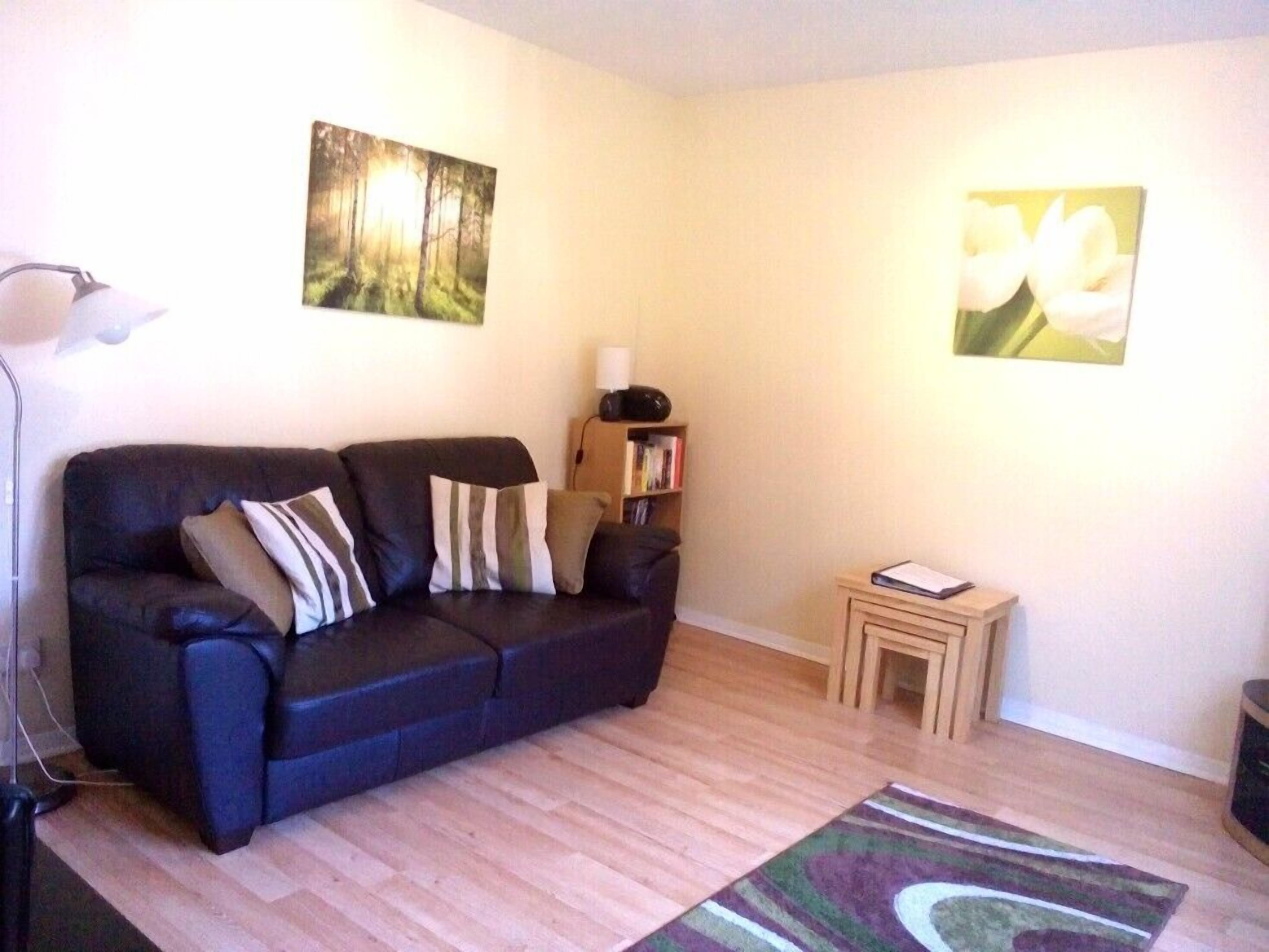 Photo - Edinburgh Palace Apartment