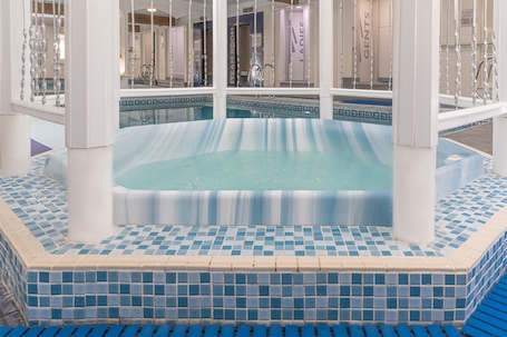 Una piscina techada