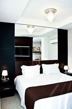 Suite | Minibar, Zimmersafe, individuell dekoriert, Schreibtisch