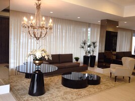 Zona de estar del vestíbulo