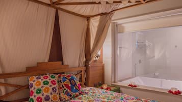 Suíte Gandhi | Premium bedding, minibar, individually decorated, desk