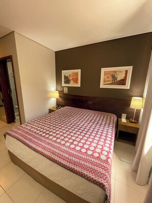 Phòng Tiêu chuẩn | Bộ đồ giường cao cấp, minibar, trang trí khác biệt, bàn 