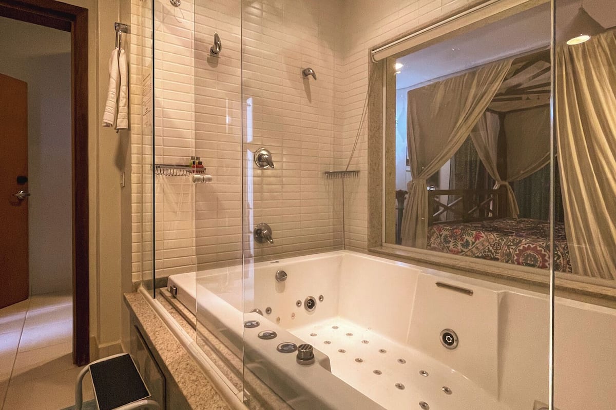 suíte gandhi | 1 bedroom, premium bedding, minibar, individually decorated