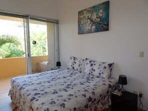 Villa superior, 4 habitaciones, piscina privada (Deposit by transferOr paypal required) | 4 dormitorios, caja fuerte, tabla de planchar con plancha y wifi gratis