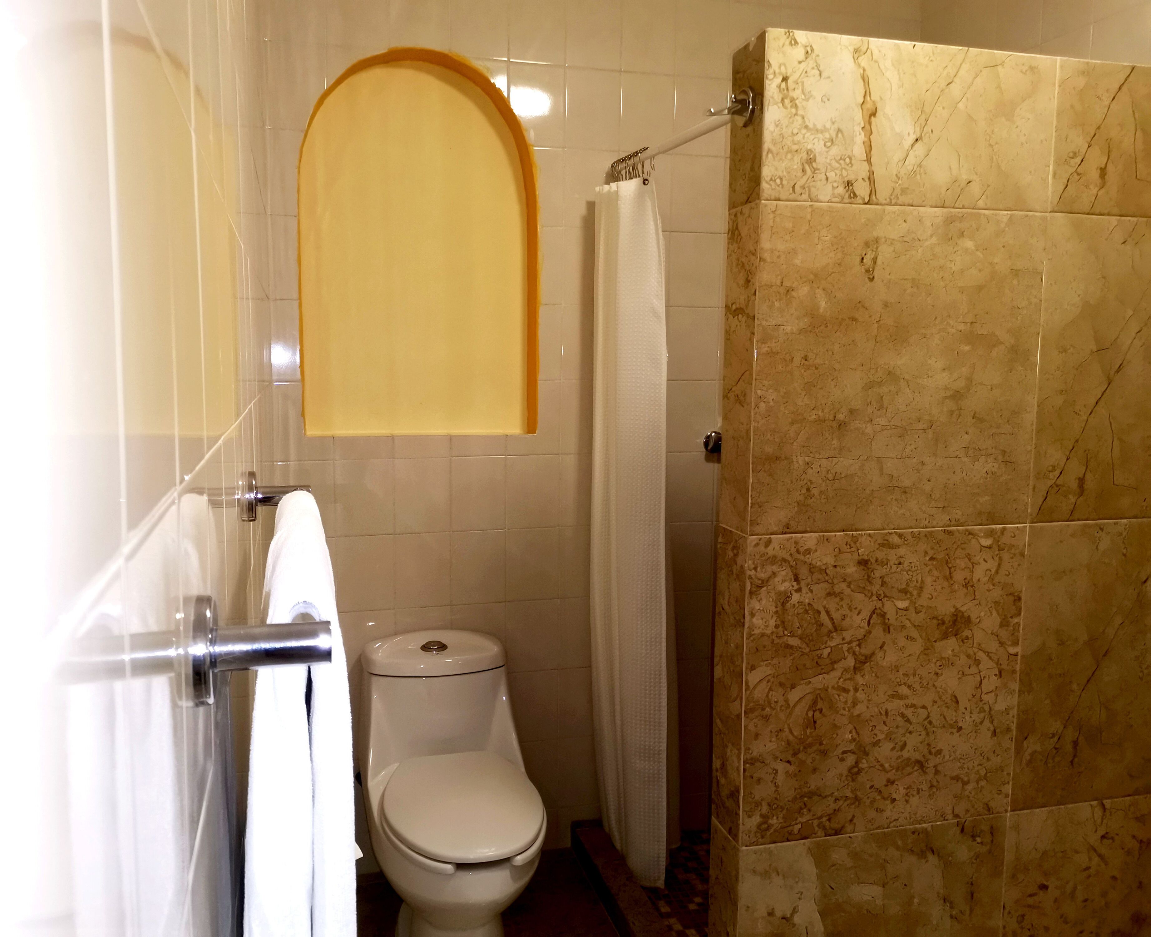 habitacion jr suite, 1 cama queen size | bathroom | shower, free toiletries, hair dryer, towels
