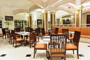 Frühstück, Mittagessen, Abendessen, asiatische Küche 