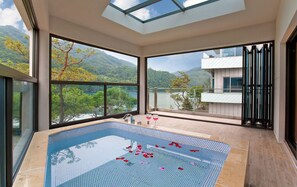 Penthouse | Bathroom | Free toiletries, hair dryer, towels - Ethren Resort (Gapyeong)