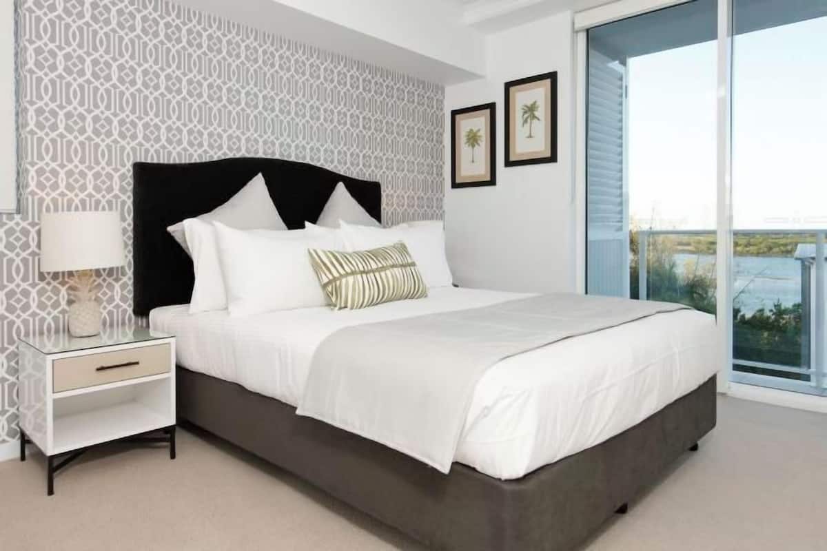 1 bedroom, desk, laptop workspace, blackout curtains