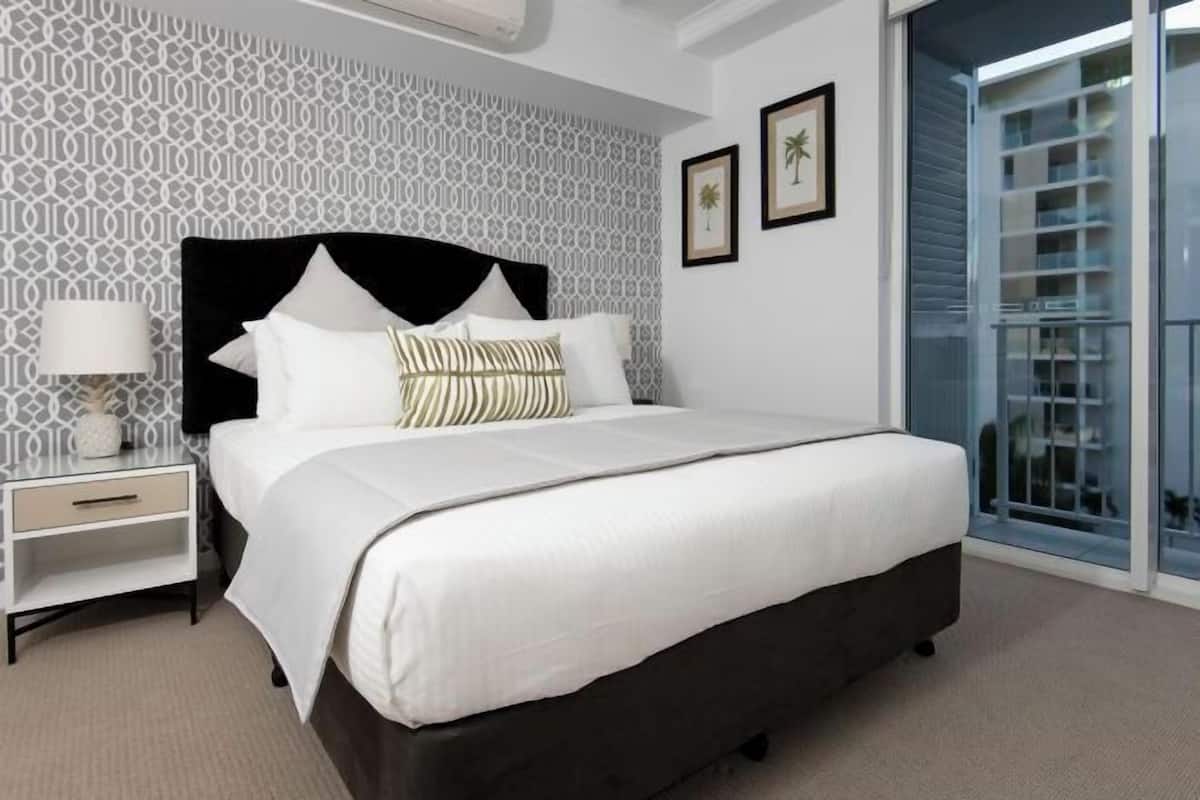 1 bedroom, desk, laptop workspace, blackout curtains