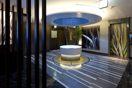 Check-in/check-out kiosk