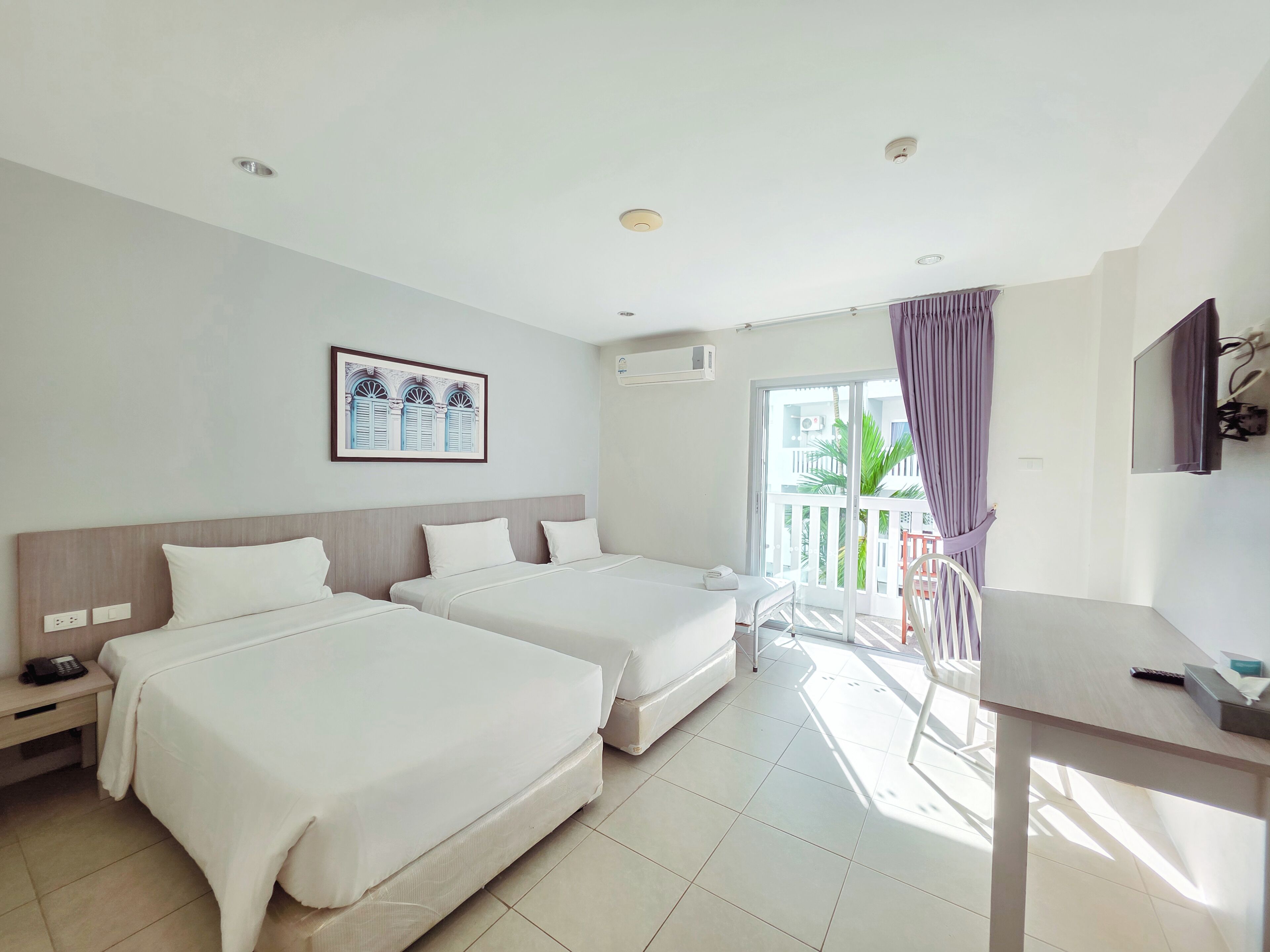 Chambre Triple Deluxe, non-fumeurs | Vue depuis le balcon