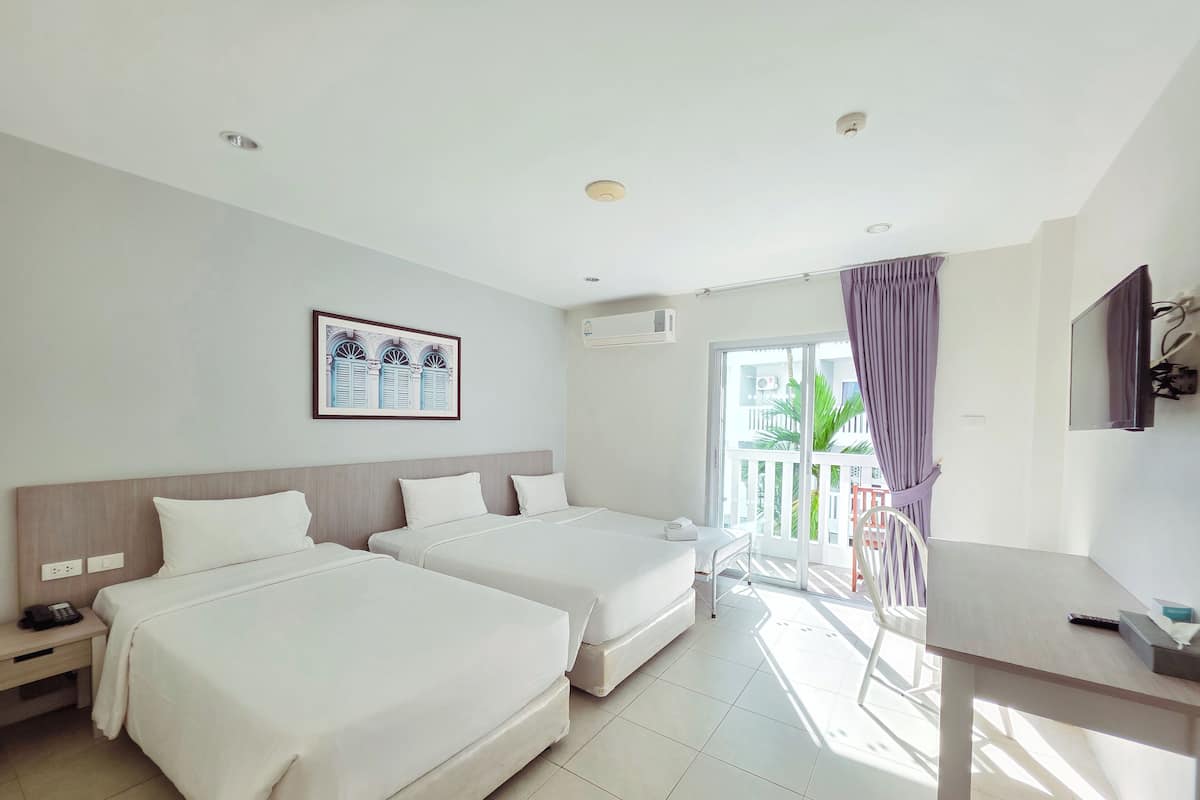 Deluxe háromágyas szoba, nemdohányzó | Kilátás az erkélyről