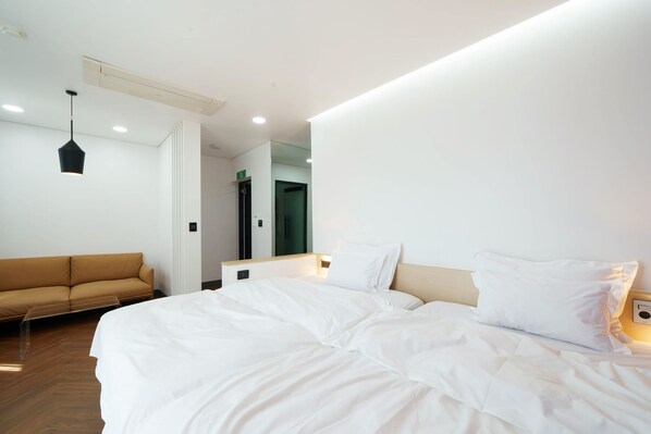 Deluxe Twin Room (Netflix Available)