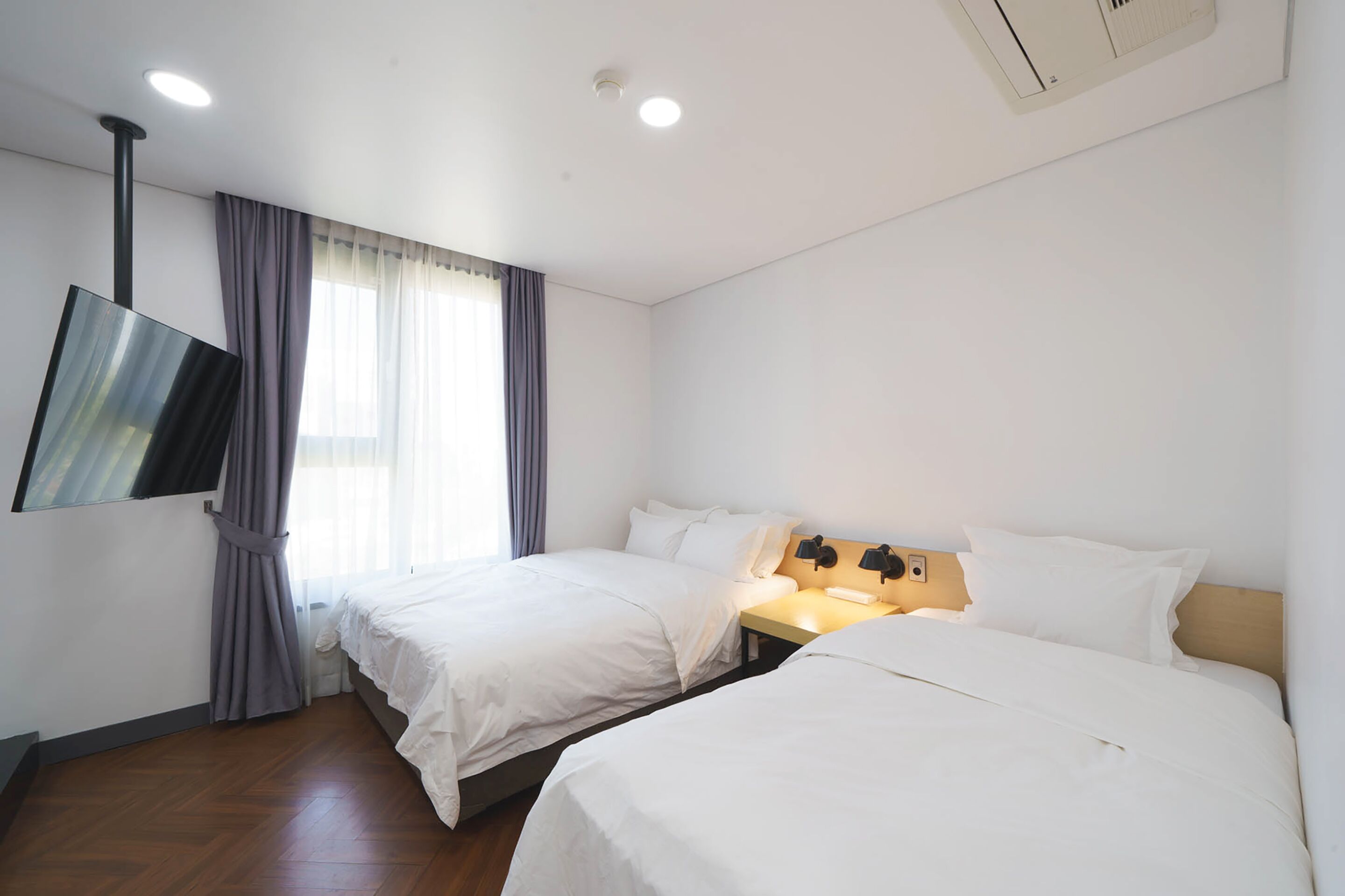 grand room (netflix available) | in-room safe, desk, blackout curtains, soundproofing