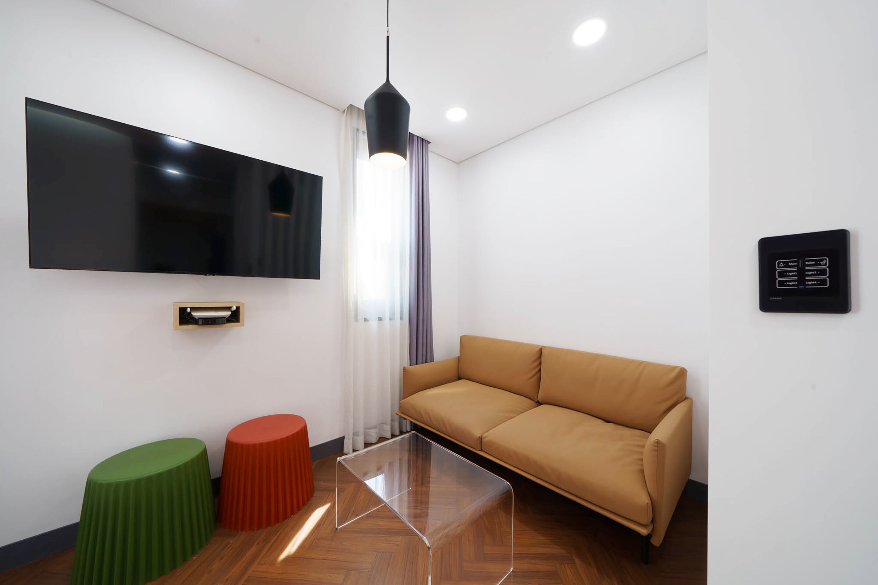 deluxe twin room (netflix available) | in-room safe, desk, blackout curtains, soundproofing