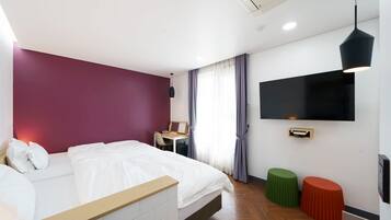 Habitación Deluxe con 2 camas individuales (OTT Available) | Caja fuerte, escritorio, cortinas opacas y sistema de insonorización