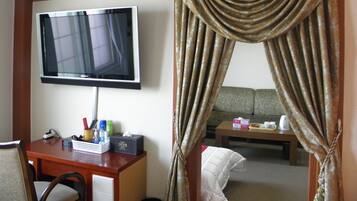 Minibar, desk, free WiFi