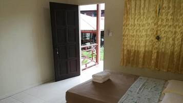 Habitación estándar con 1 cama doble o 2 individuales | Camas supletorias, wifi gratis, ropa de cama