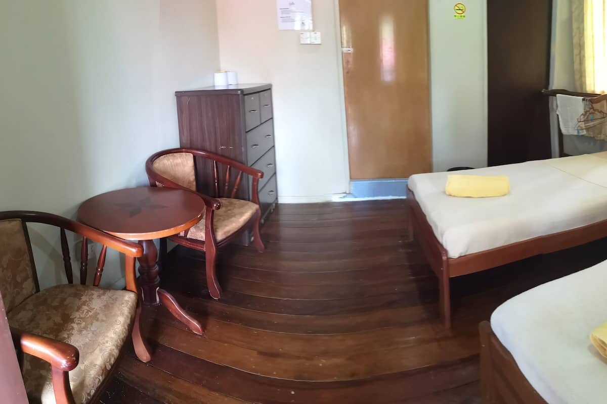 Aircond Twin | Rollaway beds, free WiFi, bed sheets