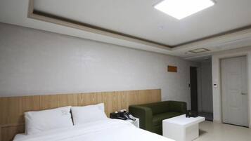 고급 침구, 책상, 무료 WiFi