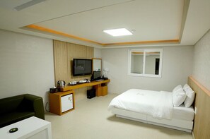 Suite A | Premium bedding, desk, free WiFi - Havana Hotel (Gwangju)