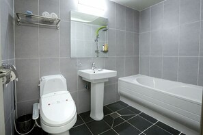 Ensemble douche/baignoire, douche à « effet pluie »