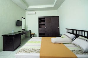 Standard Room | Desk, free WiFi, bed sheets