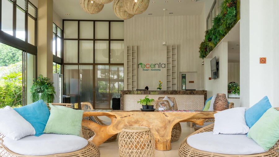 Recenta Suite Phuket Suanluang