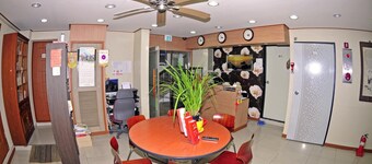 Hwaseong Guest House - Hostel