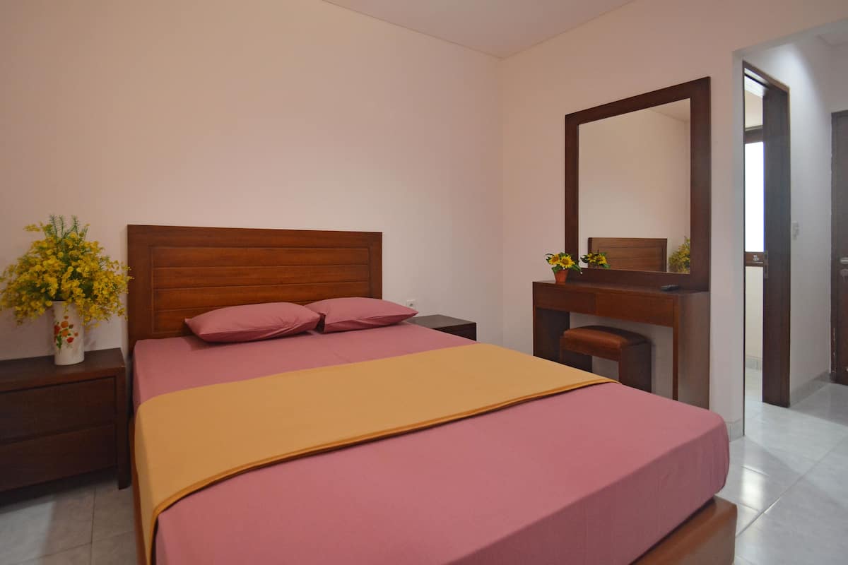 Standard Room | Desk, free WiFi, bed sheets