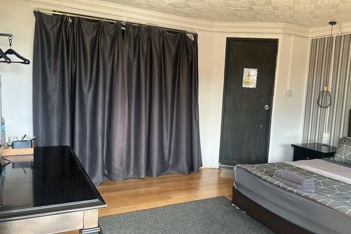 Deluxe Room, Mountain View | 2 bedrooms, WiFi (free), bed sheets